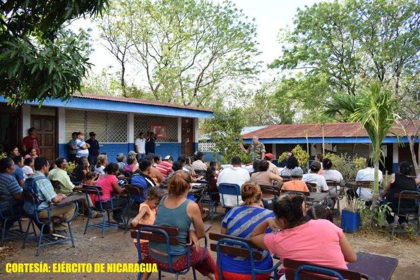 runion-ejercito-productores